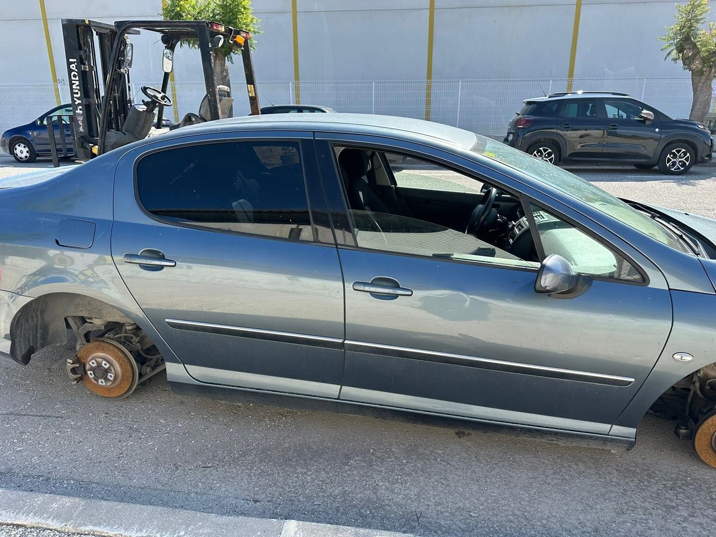 Peças - Porta Frente Direita Peugeot 407