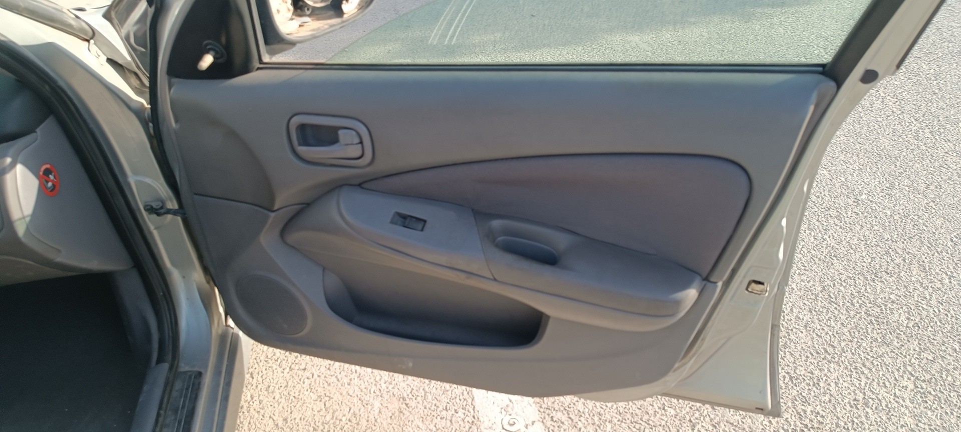 Peças - Forra Da Porta Frente Direita Nissan Almera Ii Hatchback