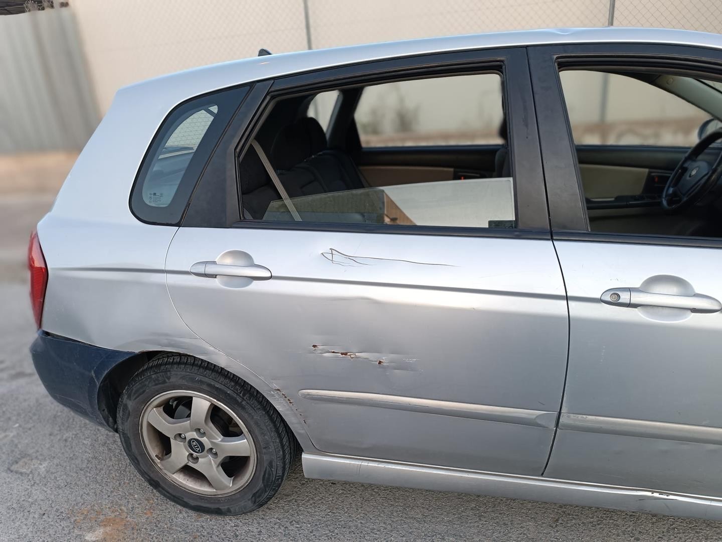 Peças - Porta Traseira Direita Kia Cerato Sedán