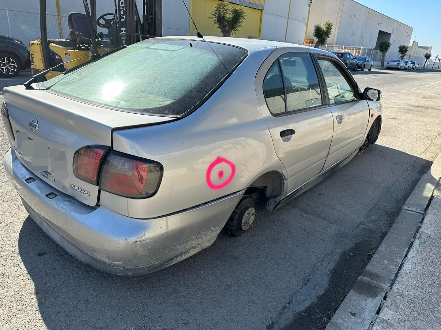 Peça - Porta Traseira Direita Nissan Primera Traveller